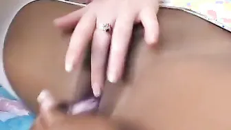 3 dyke babes suck and sex toy each others twats inside