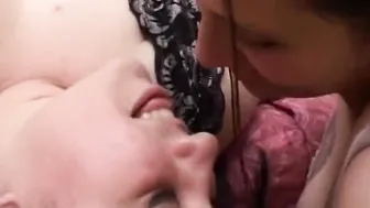 Bbw friends have 3some sex with willing penis