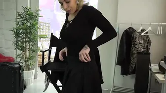 Lola bangs a clueless guy that thinks shes a secretary