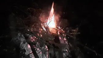 Night sex with a stranger inside a outdoor place