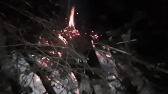 Night sex with a stranger inside a outdoor place