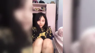 Gadis Cantik Sange Colok Memek