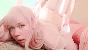 Adorable elfie with juicy booty anal sex into hard doggy