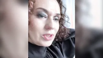 Behind the scenes Crazy Bitch Ride Gigantic Cocks And Shows Everyone Her Hole Into The Butt