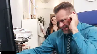 Naught Barely Legal Seduces Stepdaddy At Work