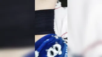 Linda colegiala entrega su culo al profesor para pasar el semestre