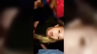 Amatoriale una mia amica fa un pompino a four sconosciuti into un parcheggio