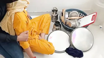 Bartan lelo bahut Shasta hai nahi to muze ake chodo