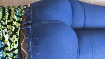 Older shows off her gigantic booty inside jean finger bang masturbatio