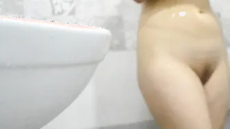 I TAKE CAMERA THE RESTROOM AND PLAY MY TWAT AND