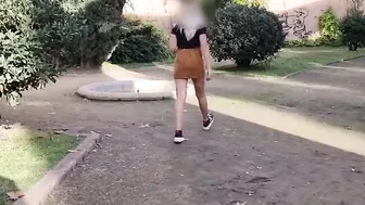 Blondy walking and performance her twat and gigantic booty nude