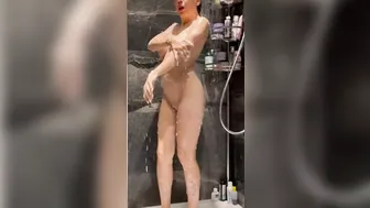 Bombshell shower