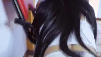 Jizzed anal a mi paso-prima mientras revisa su instagram