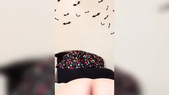 Pounded machine makes gigantic butt milfs legs shake