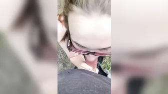 Hoe getting a facial on the hiking trail.