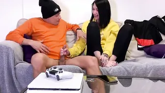 STEP SIS KEOKI MODEL NOTES THE DUDE FOR MASTURBATION AND SOLVED HELP TO HIM