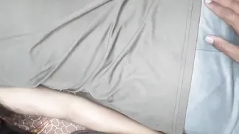 Bhabi ne kiya kamar dard ka bahna or gand dikha