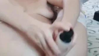 Goddess chick Masturbating
