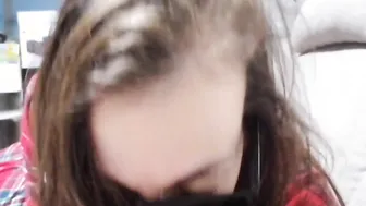 Cumshot into her mouth after a foojob