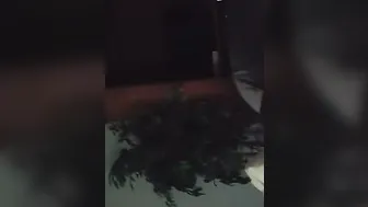 Poupée heureuse tellement heureuse de faire juter son copain