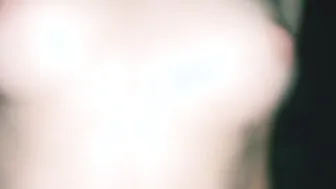 TETONA GRITONA SALTA EN LA VERGA Y PIDE MASS