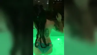 I got very sexual inside the jacuzzi