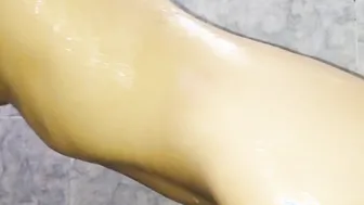 first anal into the shower with my gigantic toy I love to bathe and banged at the same time