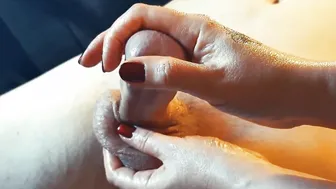 Handymilf porn video – Measuring the PENIS.. is it a BWC? Draining Cum at the end:)