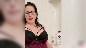 A cougar and her dildos Cum see me play and view all the ways I make myself cum Stacey38G