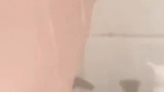 假鸡吧和真鸡吧 操完洗个澡真舒服 内射第3集