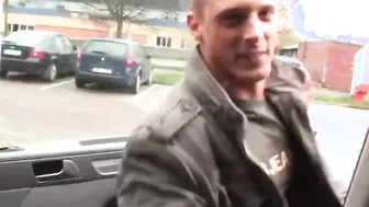 Maybelles Orgasmus im Bumsbus