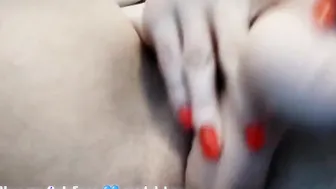 TayaHottt Daddys chick close-up squirt and orgasm
