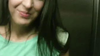 Paid outdoors lift quickie with Hispanic goddess