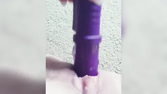mom twat up close and leisurely taking that vibrator