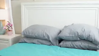 Stretching my Step Sister Vienna African Vagina