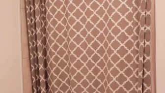 Amber Blunt Fucks and Blows a Gigantic Toy into the Shower