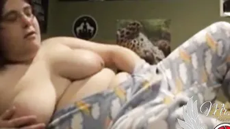 Having Fun inside my parents bed into my pajamas I masturbate while I think my brother fucks my fat and leaking