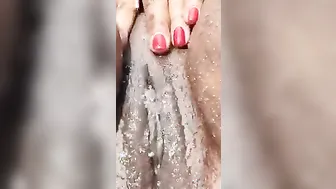 I Love The Way Water Falls On My Fat Snatch - Closeup