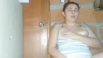 I catch my aunt masturbating and I make her suck until I come inside her mouth but she wont let