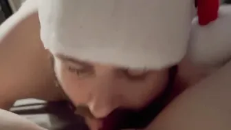 Sexxxy Santa eating Ms. Claus Soak Cunt