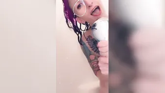 Beauty Inked MYLF Solo Shower Random Live Concert