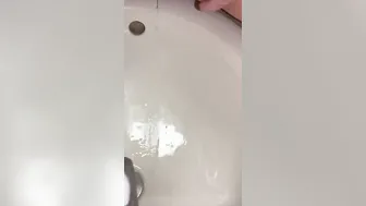 Controlled piss inside sink