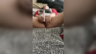 Curvy mom Uses Vibrator For Shaking Orgasm
