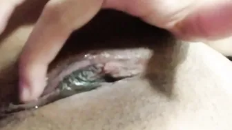 Yeraldyn a voluptuous Hispanic who loves to masturbate and come before our eyes