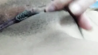 Yeraldyn a voluptuous Hispanic who loves to masturbate and come before our eyes