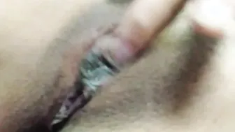 Yeraldyn a voluptuous Hispanic who loves to masturbate and come before our eyes