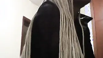 I have sex with the delivery man into my building
