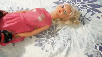 Forzing Lily to offer me a fellatio over the bed