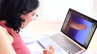 Kisscat Saw a Fan Cock and Masturbates with a Sex Toy and Sex Toy / Kisscat.xyz