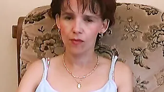 Old Lady Casting she is mature and needs the cash